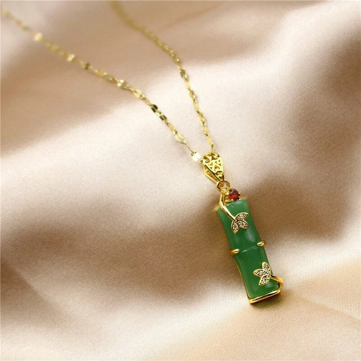 Jade | Necklace Amuleto