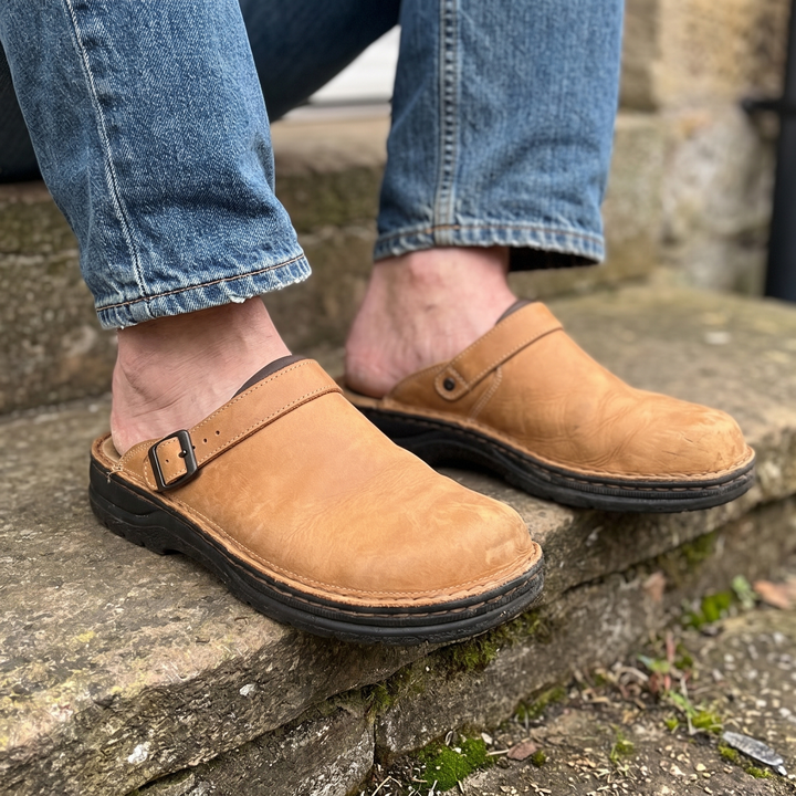 Ella | Comfort Closed-Back Clogs