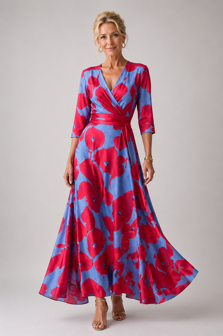 Comfortable dress for every day with V-neck