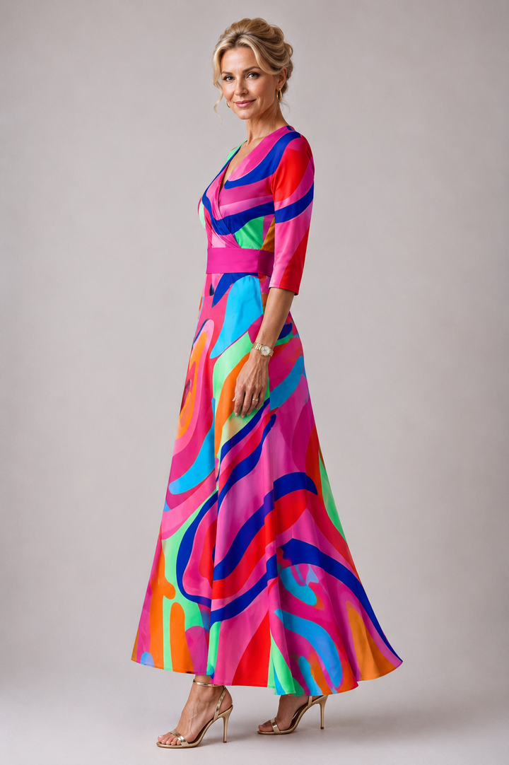 Comfortable dress for every day with V-neck