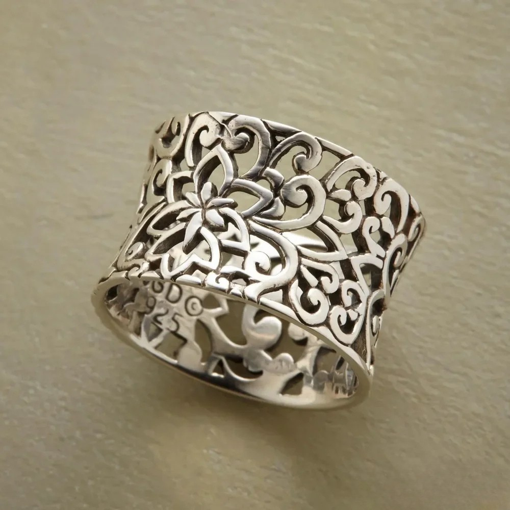 Yarrow | Ring Antico Traforato