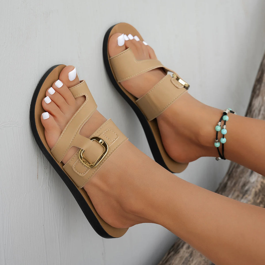 Berwyn | Simple Buckle Gold Summer Sandals