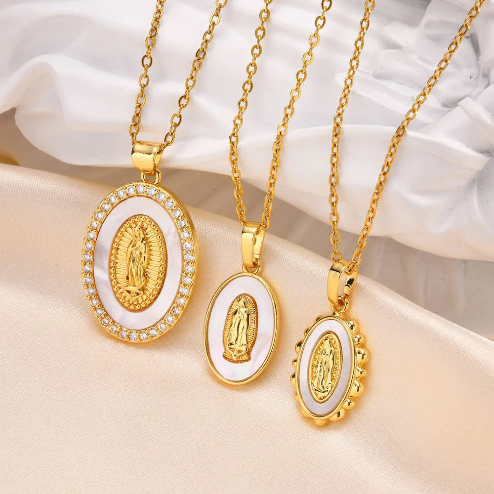 Necklace with Pendant Oval of the Vierge in Gold