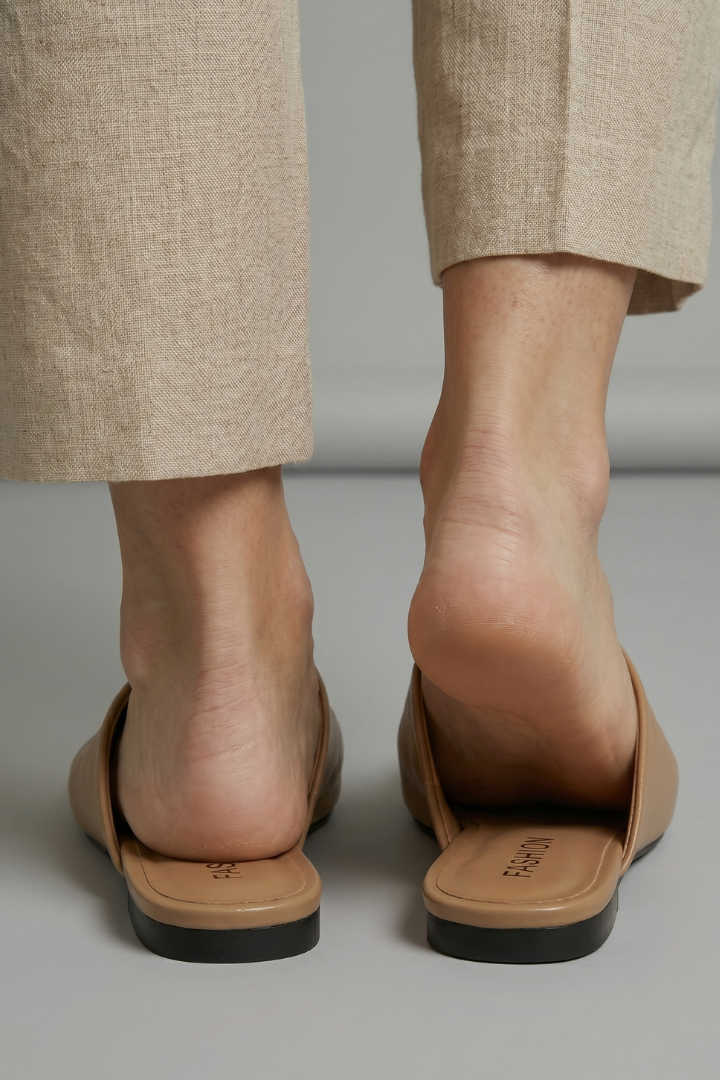 Ora | Slip-On Leather Sandals