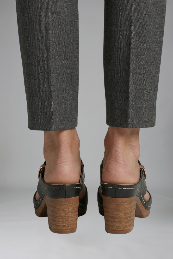 Una | Block-Heel Sandals
