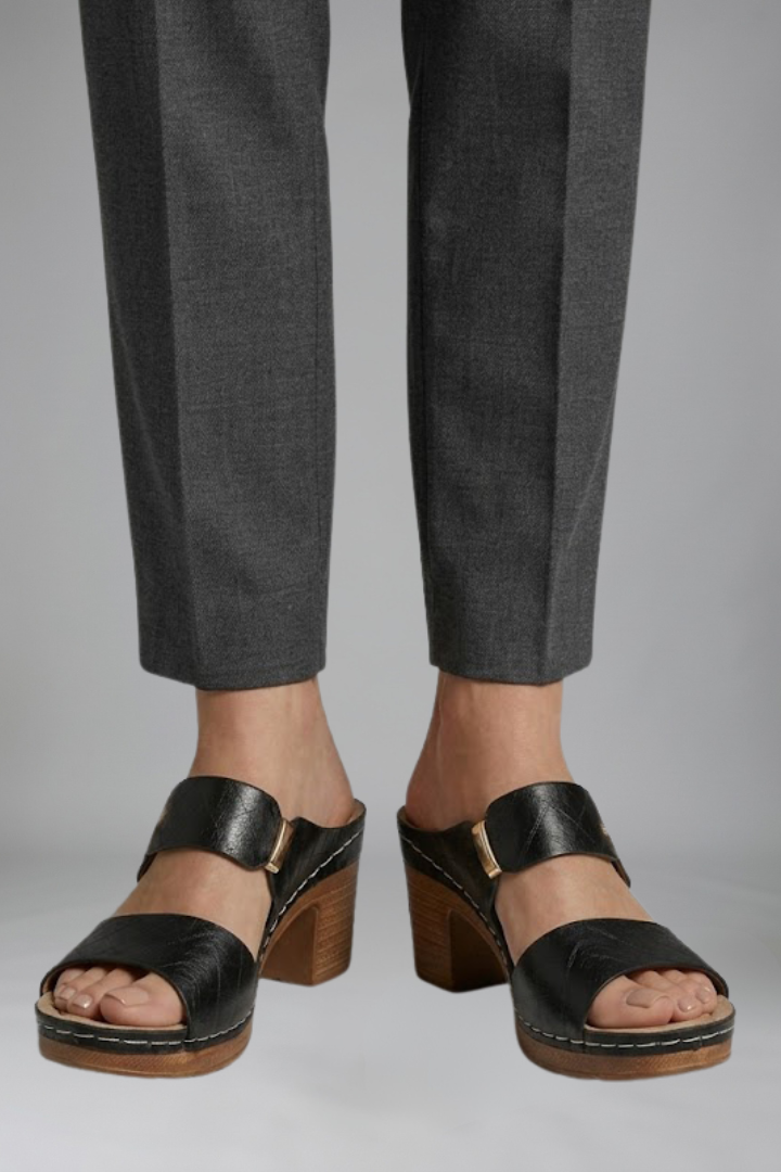 Una | Block-Heel Sandals