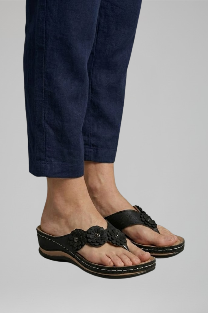 Thea | Slip-On Sandals