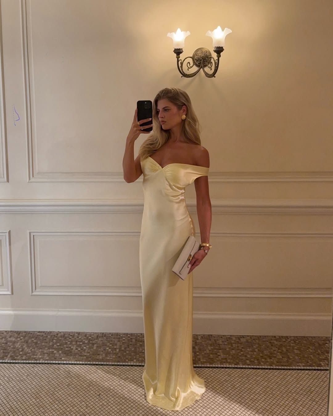 Alicia | Dress Maxi in Raso a Off-Shoulder