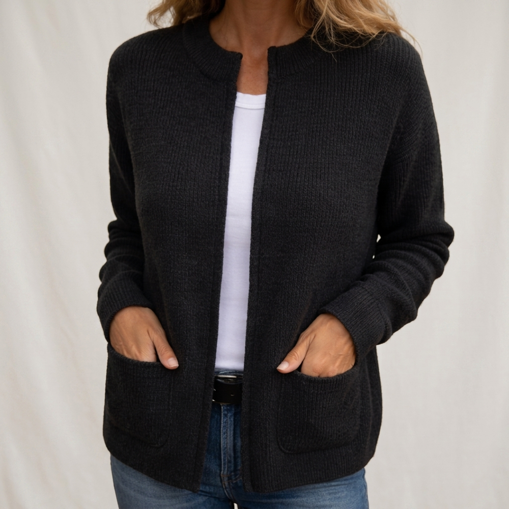 Annika | Cozy Cardigan with Deep Pockets - Black