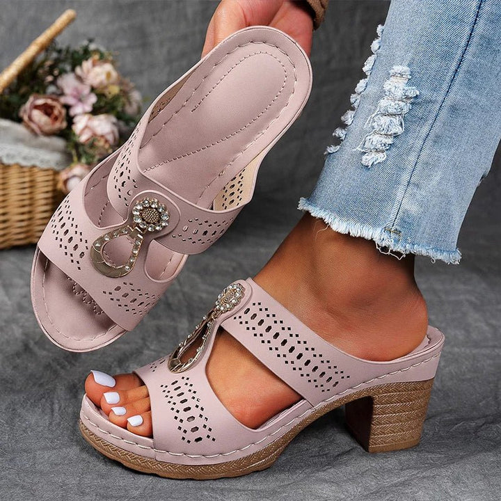Lola | Simple Black Summer Sandals