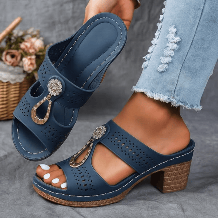 Lola | Simple Black Summer Sandals