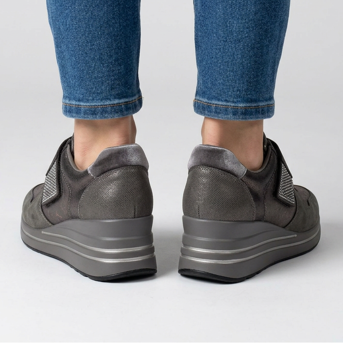 Zelinda | Sneakers comoda donna con zeppa